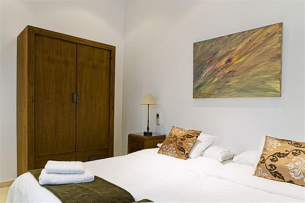 Puerta Catedral Studios Séville Extérieur photo